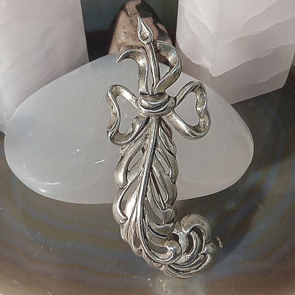 BROOCHE